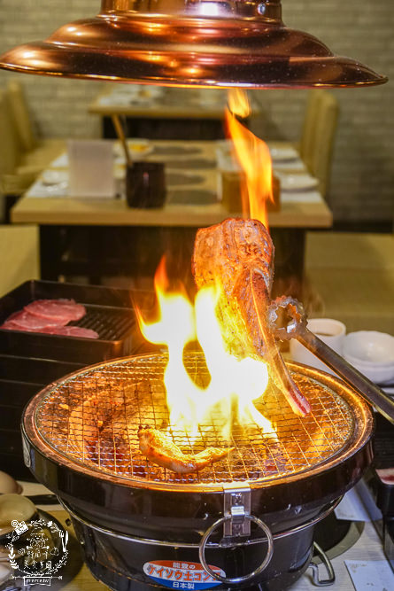 高雄[小林食堂燒肉吃到飽]美國Choice原塊肉現切爽爽吃到飽!升級還有爆厚實鮭魚生魚片吃到飽!