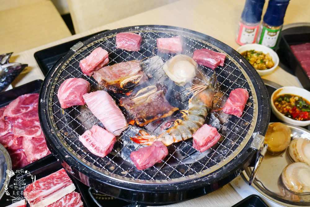 高雄[小林食堂燒肉吃到飽]美國Choice原塊肉現切爽爽吃到飽!升級還有爆厚實鮭魚生魚片吃到飽!