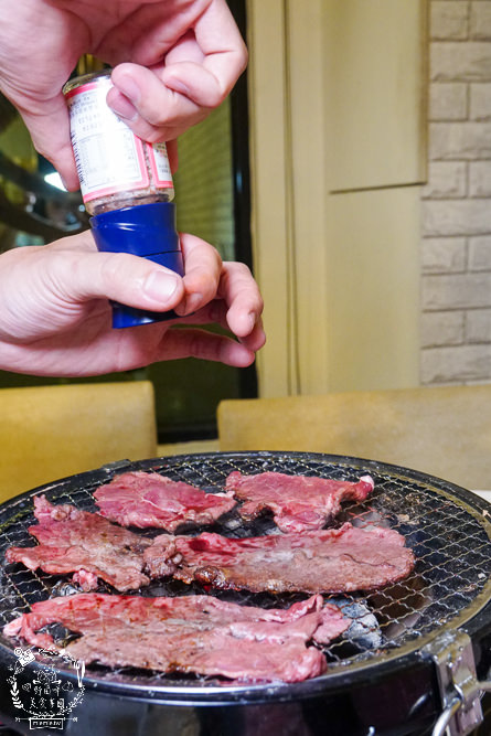 高雄[小林食堂燒肉吃到飽]美國Choice原塊肉現切爽爽吃到飽!升級還有爆厚實鮭魚生魚片吃到飽!