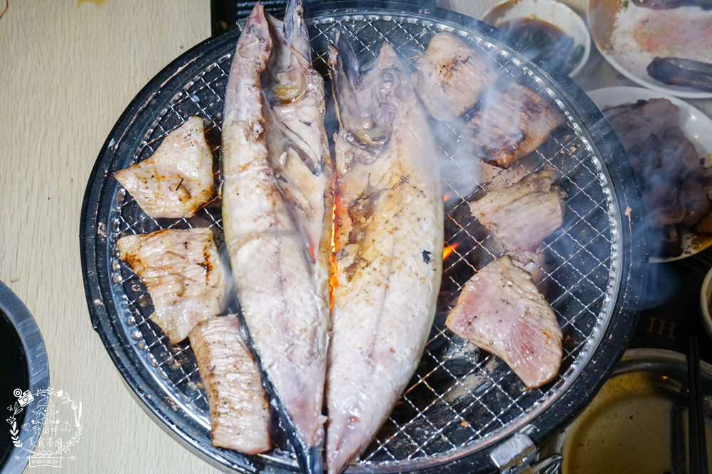 高雄[小林食堂燒肉吃到飽]美國Choice原塊肉現切爽爽吃到飽!升級還有爆厚實鮭魚生魚片吃到飽!