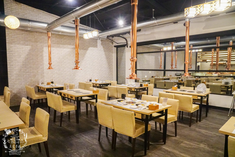 高雄[小林食堂燒肉吃到飽]美國Choice原塊肉現切爽爽吃到飽!升級還有爆厚實鮭魚生魚片吃到飽!