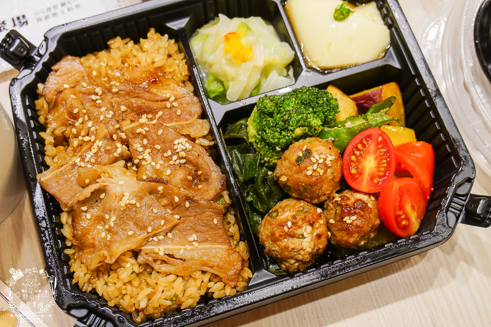 高雄小泉聚場推出防疫外帶便當囉 150就能吃到雙主菜大阪料理 還有多人套餐可以選擇 野田咩的美食書國 高雄小泉聚場推出防疫外帶便當囉 150就能吃到雙主菜大阪料理 還有多人套餐可以選擇 野田咩的美食書國