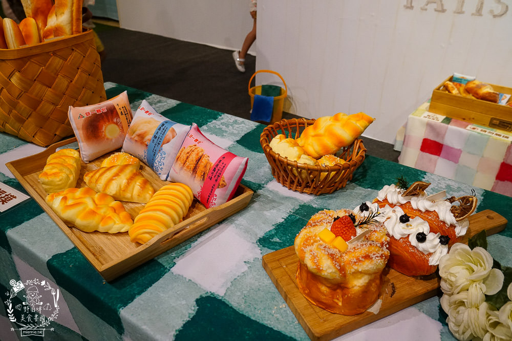 高雄免費展覽[小熊學校的花漾樂園]粉色旋轉咖啡杯+繽紛花海超好拍照!