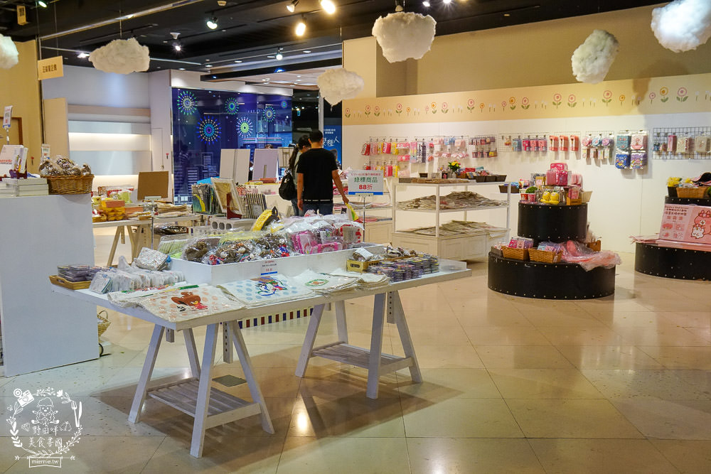 高雄免費展覽[小熊學校的花漾樂園]粉色旋轉咖啡杯+繽紛花海超好拍照!