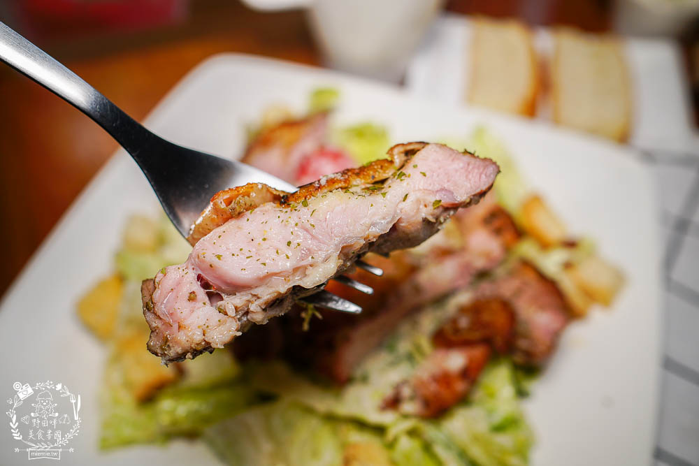 高雄[小義樓]居然有超獨特義大利拉麵?照燒醬香味大噴發?隱藏料理激推!