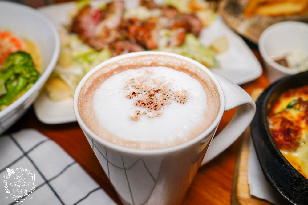 高雄[小義樓]居然有超獨特義大利拉麵?照燒醬香味大噴發?隱藏料理激推!