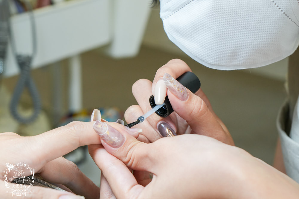 高雄美睫美甲推薦!尤曼美學!超閃耀的貓眼星河藍！還有讓雙眼更靈動的人魚美睫