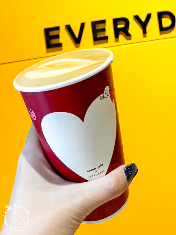 高雄美睫美甲推薦!尤曼美學!超閃耀的貓眼星河藍！還有讓雙眼更靈動的人魚美睫