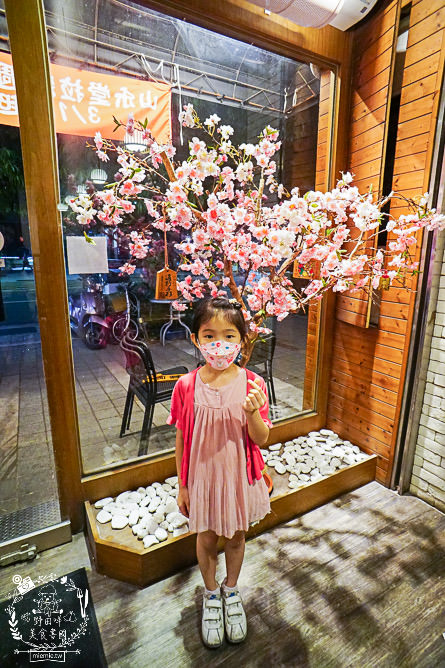 高雄[山禾堂拉麵吃到飽]多種湯頭+數種配菜隨你拉麵DIY!還有超多新鮮草莓+草莓甜點爽爽吃到飽!