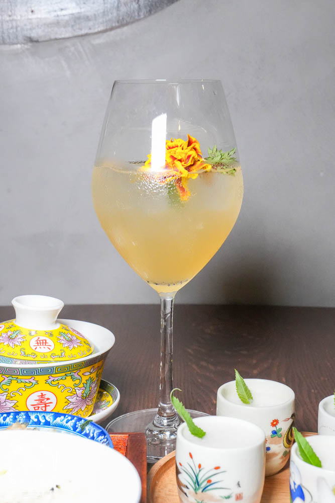 崑崙客棧|高雄隱藏版的古香古色人文餐酒館!居然推出幽靈聯名的大腸包小腸?! - 第40張圖 崑崙客棧|高雄隱藏版的古香古色人文餐酒館!居然推出幽靈聯名的大腸包小腸?!