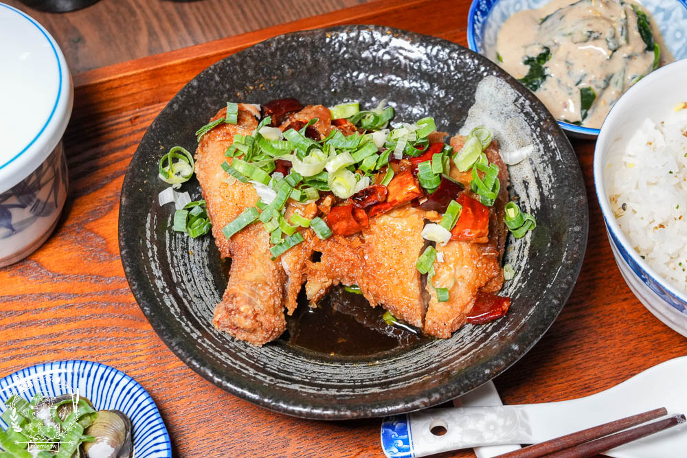 崑崙客棧|高雄隱藏版的古香古色人文餐酒館!居然推出幽靈聯名的大腸包小腸?! - 第26張圖 崑崙客棧|高雄隱藏版的古香古色人文餐酒館!居然推出幽靈聯名的大腸包小腸?!