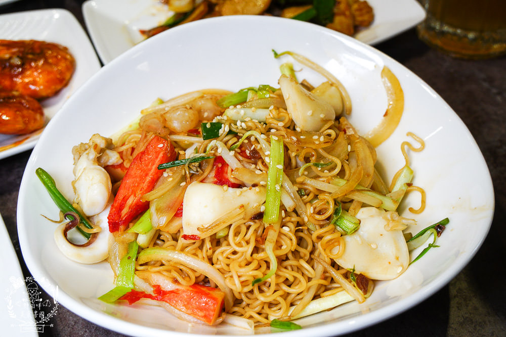 左營新光三越新開幕 好正點2.0 港式飲茶 澡盆燒賣 紅米干貝腸粉 星洲肉骨茶 ㄧ律只要49元？！