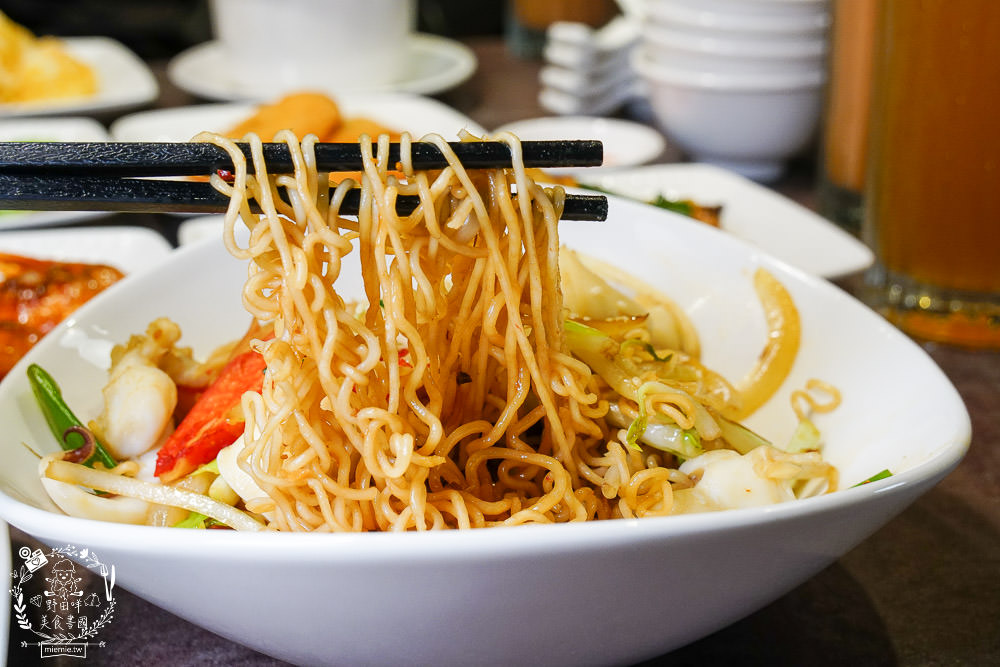 左營新光三越新開幕 好正點2.0 港式飲茶 澡盆燒賣 紅米干貝腸粉 星洲肉骨茶 ㄧ律只要49元？！