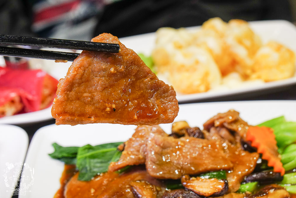 左營新光三越新開幕 好正點2.0 港式飲茶 澡盆燒賣 紅米干貝腸粉 星洲肉骨茶 ㄧ律只要49元？！