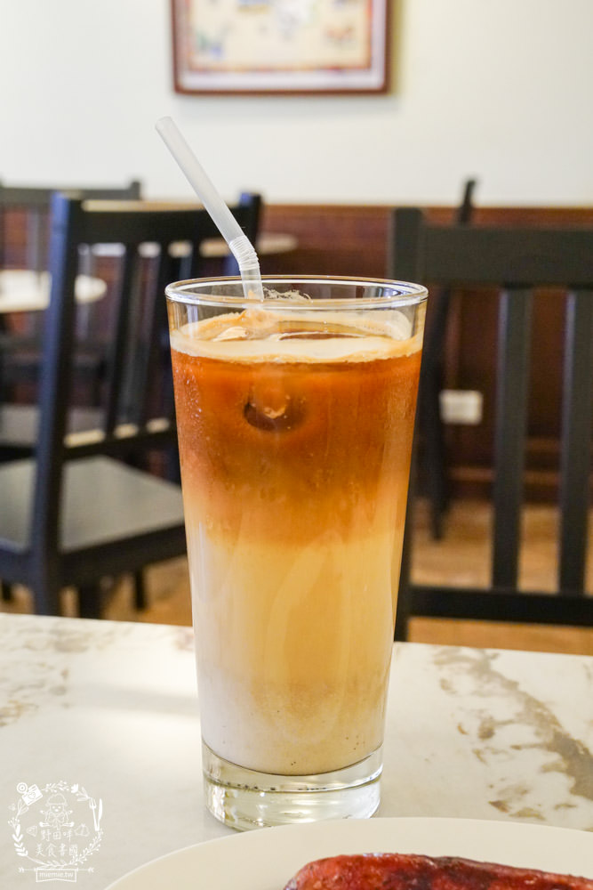 巴索托咖啡館Bassotto Caffè|高雄隱藏在文化中心的義式咖啡廳!站著喝咖啡可以更省錢?!