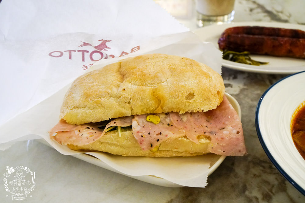 巴索托咖啡館Bassotto Caffè|高雄隱藏在文化中心的義式咖啡廳!站著喝咖啡可以更省錢?!