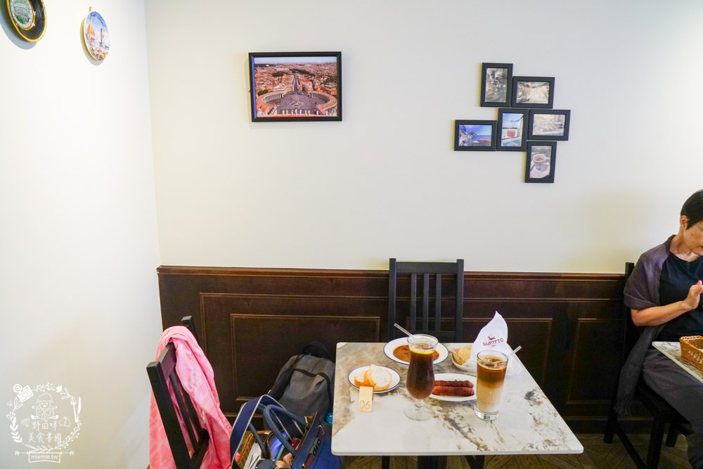 巴索托咖啡館Bassotto Caffè|高雄隱藏在文化中心的義式咖啡廳!站著喝咖啡可以更省錢?!