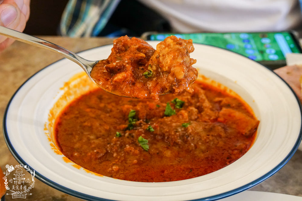 巴索托咖啡館Bassotto Caffè|高雄隱藏在文化中心的義式咖啡廳!站著喝咖啡可以更省錢?!