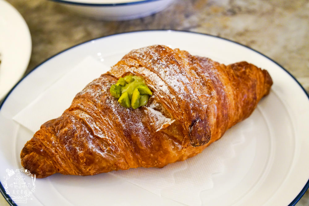 巴索托咖啡館Bassotto Caffè|高雄隱藏在文化中心的義式咖啡廳!站著喝咖啡可以更省錢?!