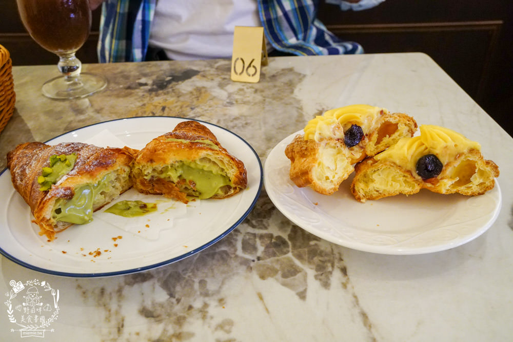 巴索托咖啡館Bassotto Caffè|高雄隱藏在文化中心的義式咖啡廳!站著喝咖啡可以更省錢?!