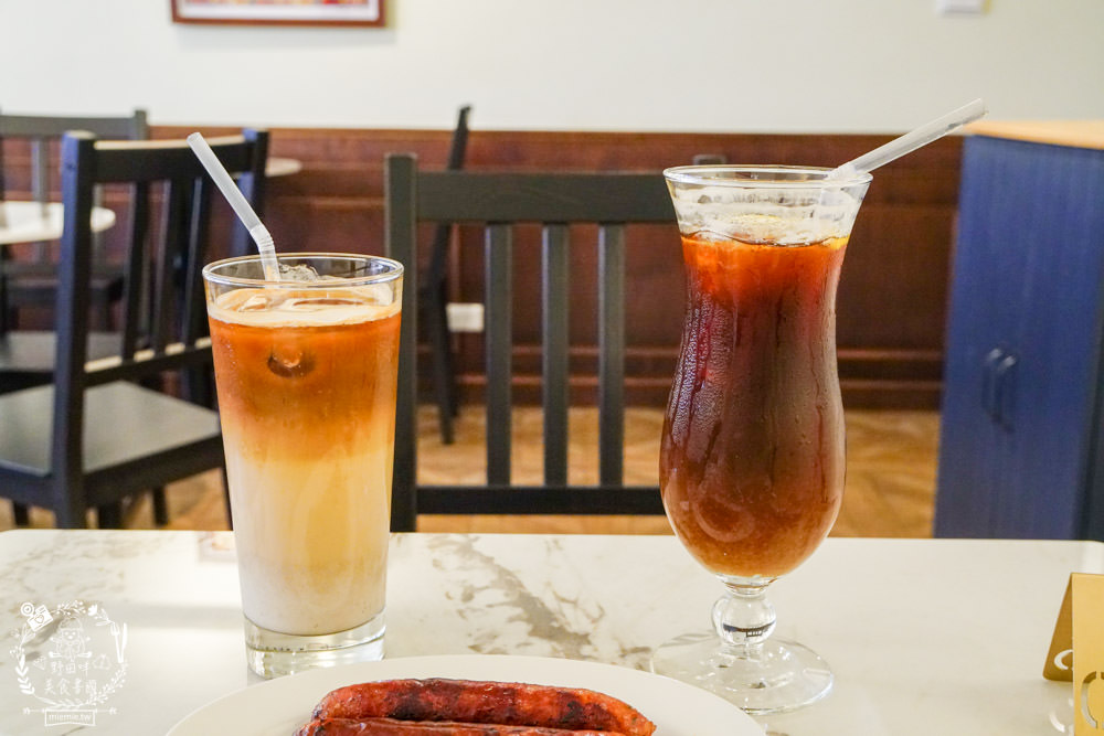 巴索托咖啡館Bassotto Caffè|高雄隱藏在文化中心的義式咖啡廳!站著喝咖啡可以更省錢?!