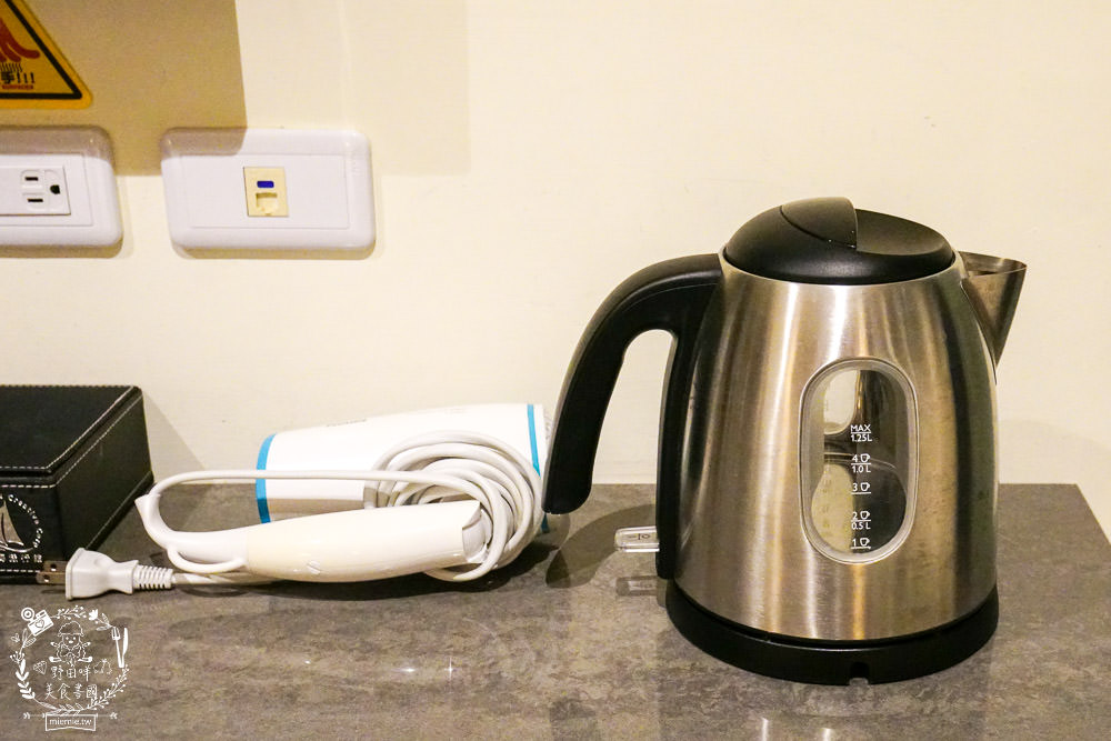 嘉義[布袋文創HOTEL]布袋超美麗海景住宿!還有澎湃自助式早餐!近高跟鞋教堂|好美里3D彩繪|海上巴士