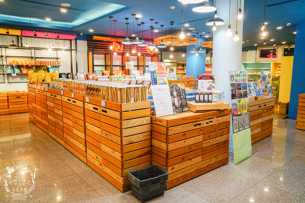 嘉義[布袋文創HOTEL]布袋超美麗海景住宿!還有澎湃自助式早餐!近高跟鞋教堂|好美里3D彩繪|海上巴士