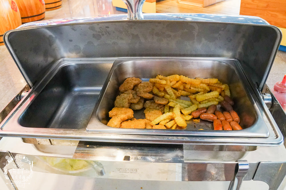 嘉義[布袋文創HOTEL]布袋超美麗海景住宿!還有澎湃自助式早餐!近高跟鞋教堂|好美里3D彩繪|海上巴士