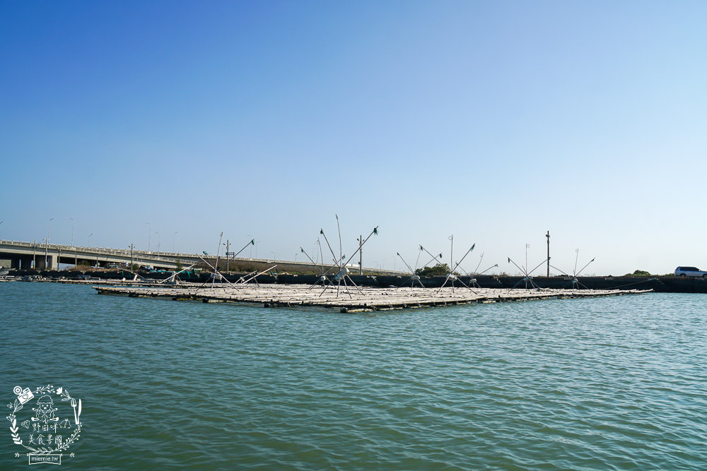 嘉義布袋景點[海上巴士&蛋糕沙灘]踏上無人島玩樂拍熱門IG網美照!還有船上烤鮮蚵鮮蝦?