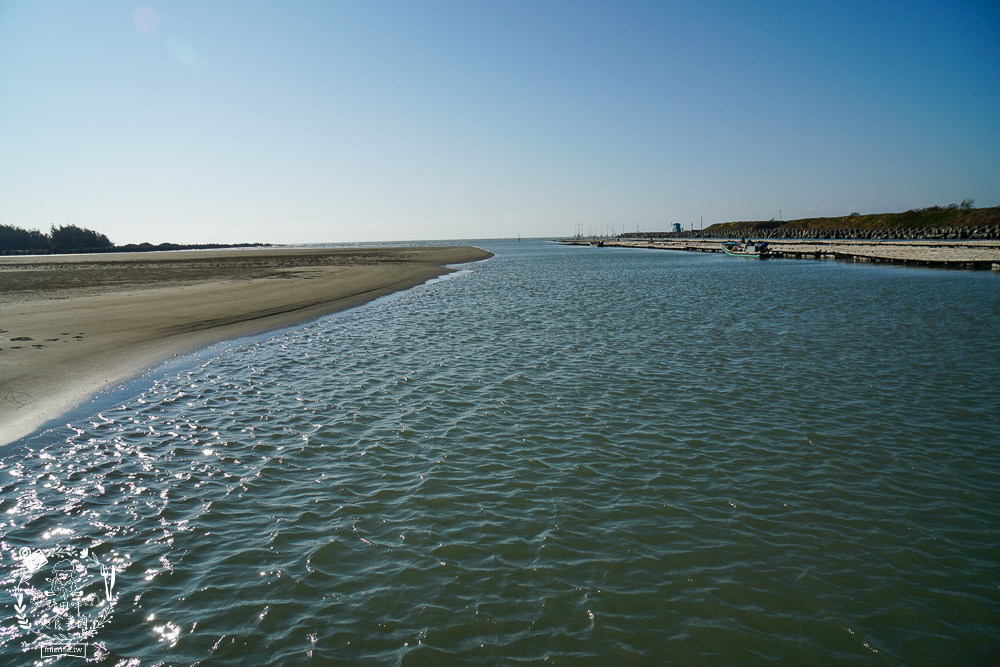 嘉義布袋景點[海上巴士&蛋糕沙灘]踏上無人島玩樂拍熱門IG網美照!還有船上烤鮮蚵鮮蝦?