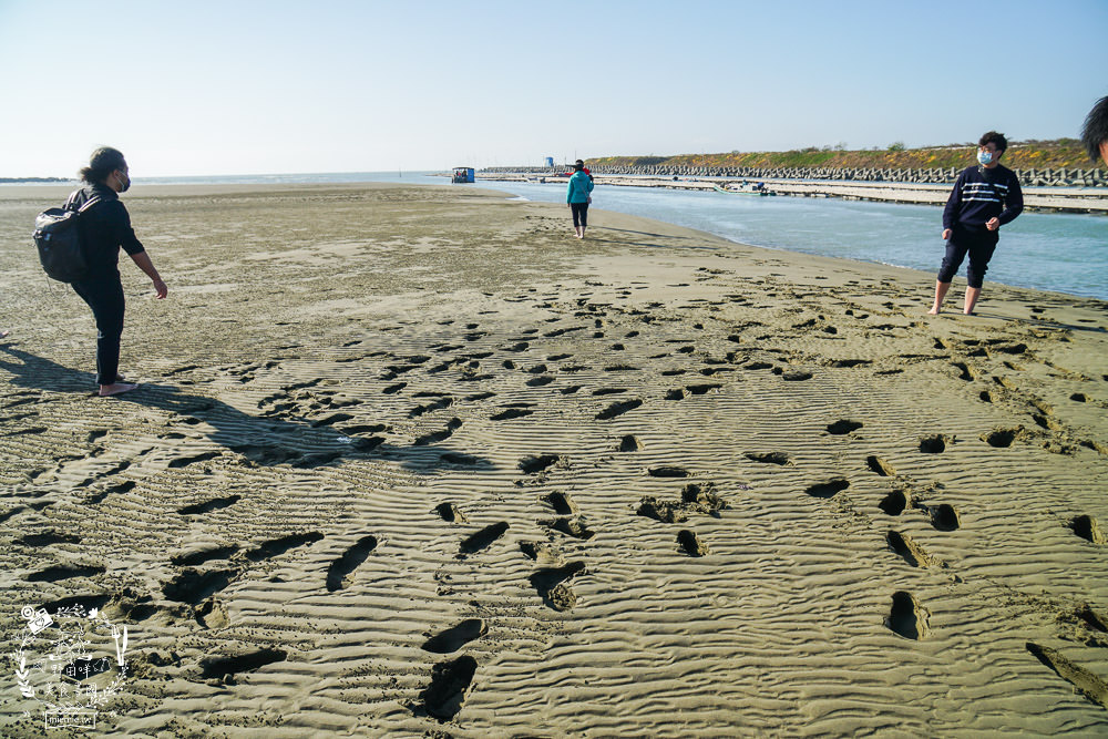 嘉義布袋景點[海上巴士&蛋糕沙灘]踏上無人島玩樂拍熱門IG網美照!還有船上烤鮮蚵鮮蝦?