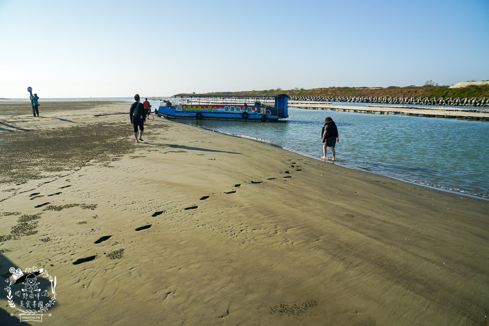 嘉義布袋景點[海上巴士&蛋糕沙灘]踏上無人島玩樂拍熱門IG網美照!還有船上烤鮮蚵鮮蝦?