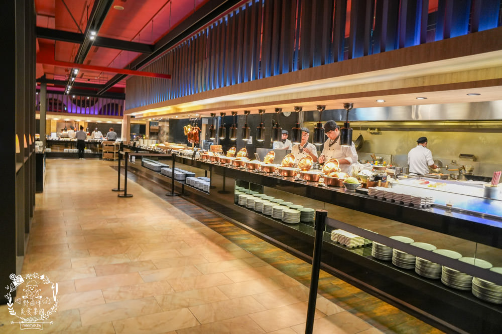 帕里巴黎自助餐吃到飽|破百種選項海鮮肉品甜點飲料無限吃到飽!居然還有松葉蟹吃到飽?！