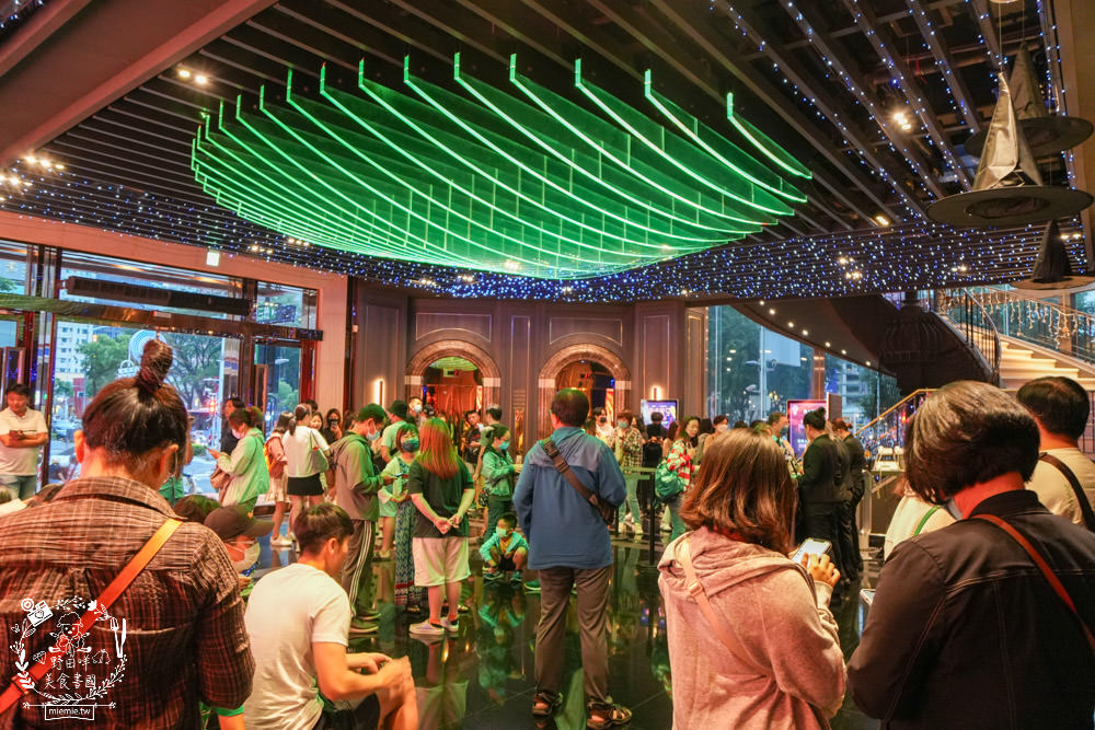 帕里巴黎自助餐吃到飽|破百種選項海鮮肉品甜點飲料無限吃到飽!居然還有松葉蟹吃到飽?！