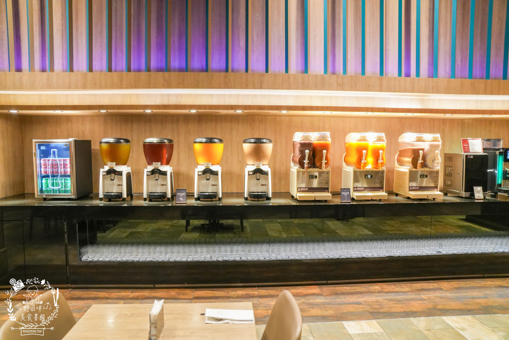 帕里巴黎自助餐吃到飽|破百種選項海鮮肉品甜點飲料無限吃到飽!居然還有松葉蟹吃到飽?！