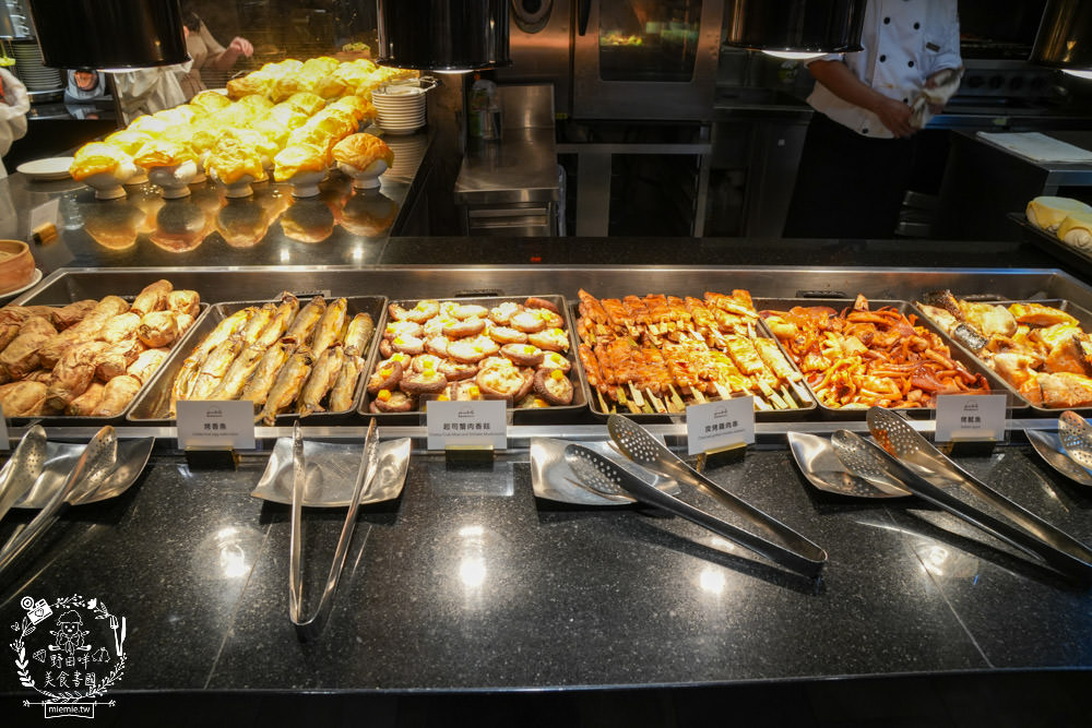 帕里巴黎自助餐吃到飽|破百種選項海鮮肉品甜點飲料無限吃到飽!居然還有松葉蟹吃到飽?！