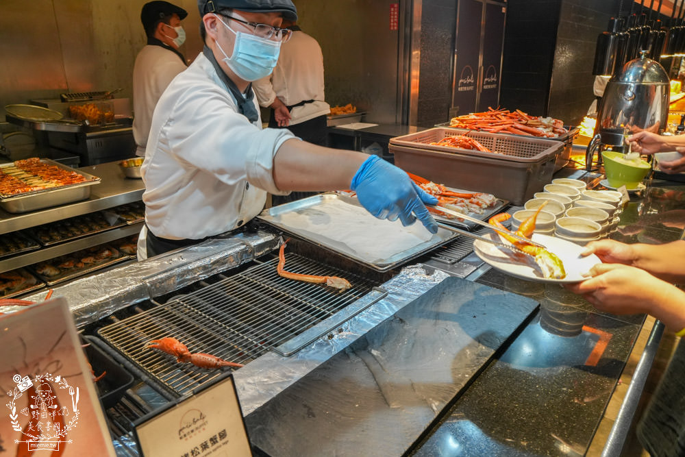 帕里巴黎自助餐吃到飽|破百種選項海鮮肉品甜點飲料無限吃到飽!居然還有松葉蟹吃到飽?！
