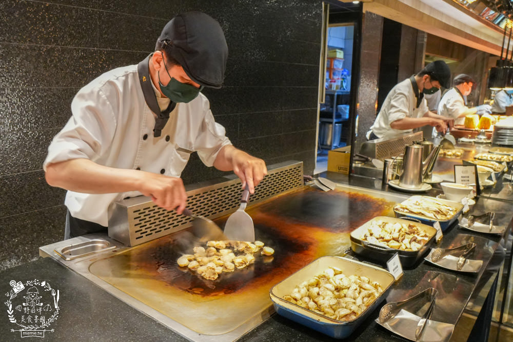 帕里巴黎自助餐吃到飽|破百種選項海鮮肉品甜點飲料無限吃到飽!居然還有松葉蟹吃到飽?！