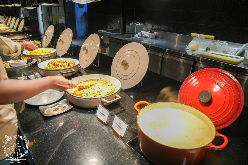 帕里巴黎自助餐吃到飽|破百種選項海鮮肉品甜點飲料無限吃到飽!居然還有松葉蟹吃到飽?！