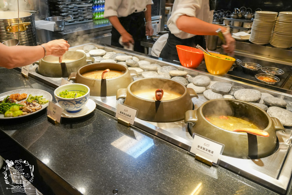 帕里巴黎自助餐吃到飽|破百種選項海鮮肉品甜點飲料無限吃到飽!居然還有松葉蟹吃到飽?！