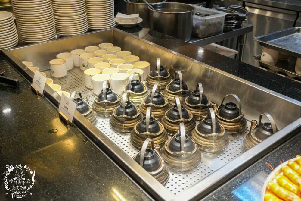 帕里巴黎自助餐吃到飽|破百種選項海鮮肉品甜點飲料無限吃到飽!居然還有松葉蟹吃到飽?！