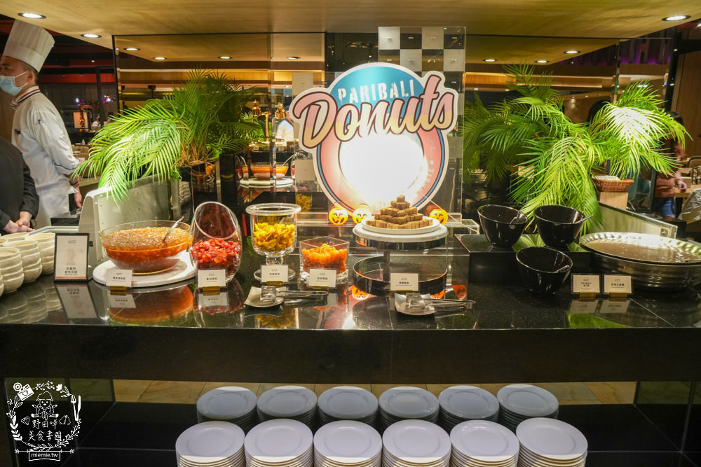 帕里巴黎自助餐吃到飽|破百種選項海鮮肉品甜點飲料無限吃到飽!居然還有松葉蟹吃到飽?！