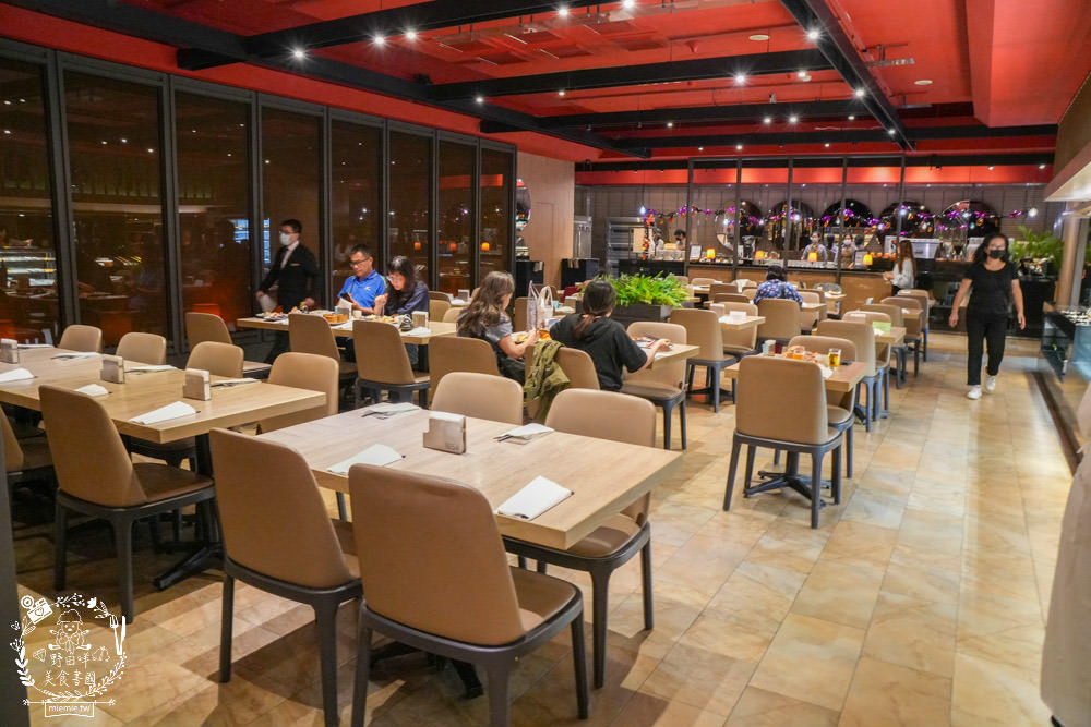 帕里巴黎自助餐吃到飽|破百種選項海鮮肉品甜點飲料無限吃到飽!居然還有松葉蟹吃到飽?！