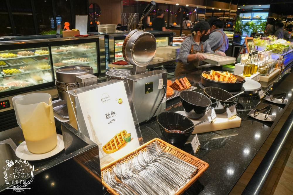 帕里巴黎自助餐吃到飽|破百種選項海鮮肉品甜點飲料無限吃到飽!居然還有松葉蟹吃到飽?！