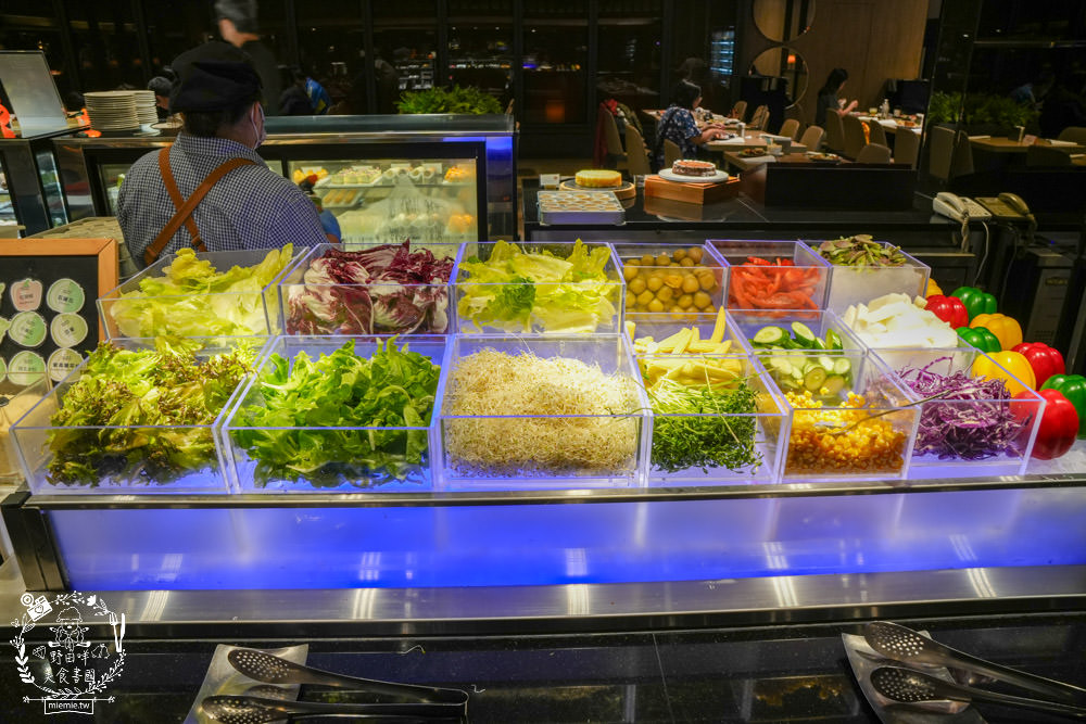 帕里巴黎自助餐吃到飽|破百種選項海鮮肉品甜點飲料無限吃到飽!居然還有松葉蟹吃到飽?！