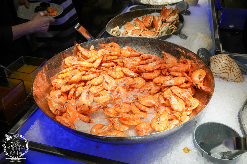 帕里巴黎自助餐吃到飽|破百種選項海鮮肉品甜點飲料無限吃到飽!居然還有松葉蟹吃到飽?！