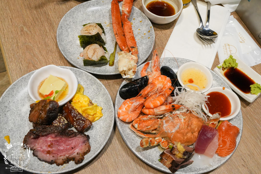 帕里巴黎自助餐吃到飽|破百種選項海鮮肉品甜點飲料無限吃到飽!居然還有松葉蟹吃到飽?！