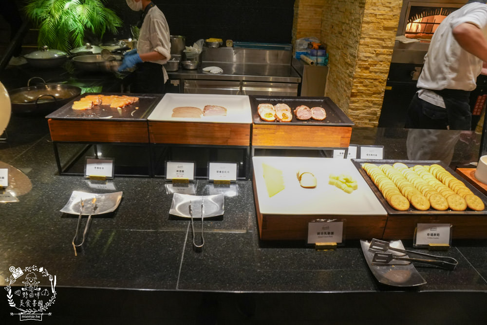 帕里巴黎自助餐吃到飽|破百種選項海鮮肉品甜點飲料無限吃到飽!居然還有松葉蟹吃到飽?！