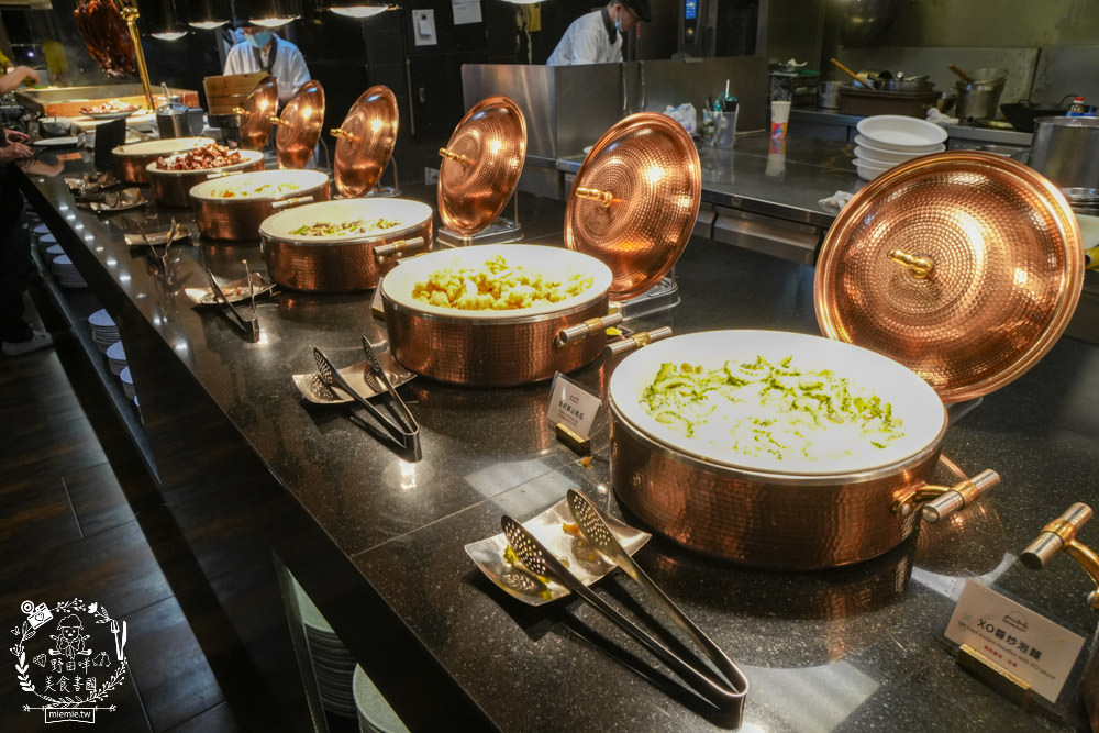 帕里巴黎自助餐吃到飽|破百種選項海鮮肉品甜點飲料無限吃到飽!居然還有松葉蟹吃到飽?！