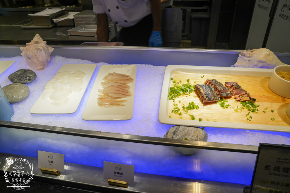 帕里巴黎自助餐吃到飽|破百種選項海鮮肉品甜點飲料無限吃到飽!居然還有松葉蟹吃到飽?！